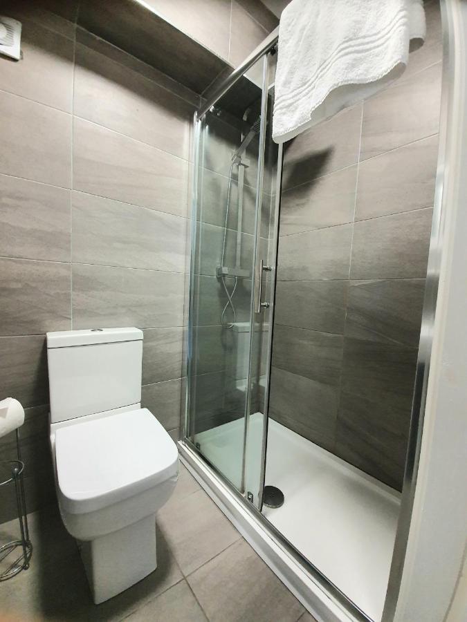 Oyo Butlers Hotel Шефилд Экстерьер фото